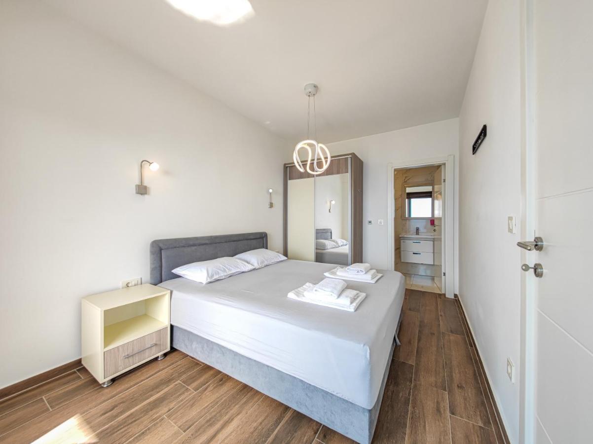 Apartment Plavo Nebo Dobra Voda Exterior photo